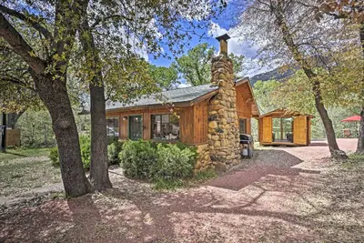 Image de Tonto Nat'l Forest Riverside Cabin!
