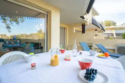 Image de Joli appartement pour 4 personnes avec climatisation, Wifi, Tv et terrasse