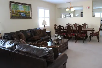 Image de Eastvale/Ontario Cozy Peaceful Suburban House/说中文