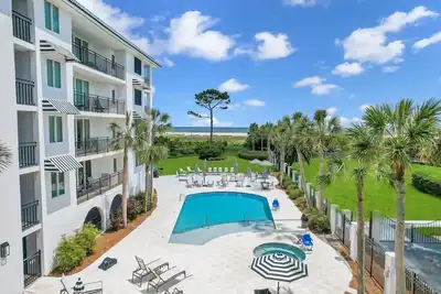 Image de 4th Floor Ocean Views - Newly Renovated Inside & Out! New Heated Pool & Spa!