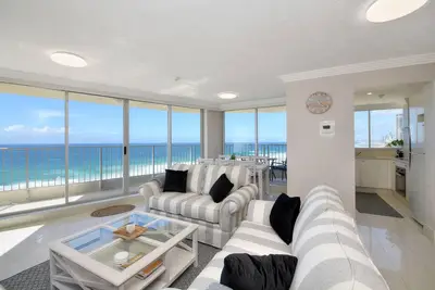 Image de Spectacular luxury beachfront apartment