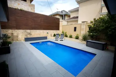 Image de Trigg Beach House-Heated Pool-200m walk to Beach