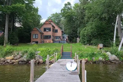 Image de Gorgeous Waterfront with Dock & Mountain Views on Winnisquam - Sleeps 12