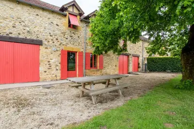 Maison familiale avec terrasse et jardin clos près de Belvès