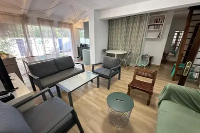 Image de Maison à Roses avec piscine communautaire Av 51