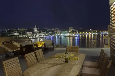 Image de Luxury 5***** Penthouse - panoramic view & hot tub