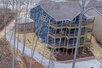 Image de Merry Christmas! ! Enjoy 15% discount on bookings made w/in 30 days of your stay!