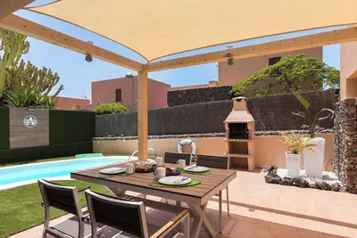 Image de Home2Book Charming Private Pool Aloha Beach Villa