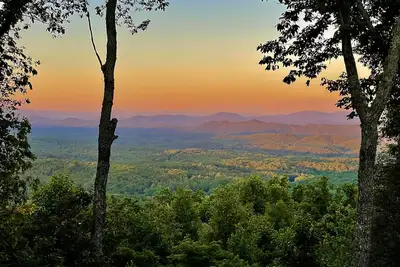 Image de Cabin in the Clouds, Best Views, Hot Tub, Games, Firepit, Pets, Flat Paved Drive
