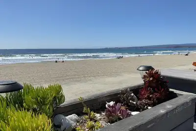 Image de One Of A Kind Beachfront Home In Gated Community