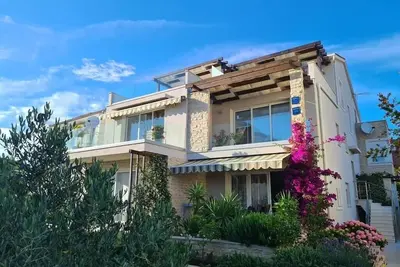 Image de Appartement dans Tribunj avec terrasse, Climatisation, Wifi (4953-1)