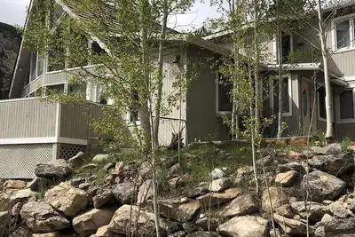 Image de Romantic getaway. above the Lake, surrounded by mountains peaks, perfect!