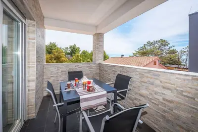 Image de Modern apartment for 4-6 persons | partial sea view