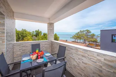 Image de Apartment in a quiet area | for 6 persons | partial sea view