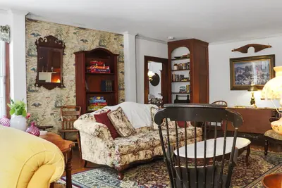 Image de Antique Farmhouse Getaway - Spacious yard, Casinos