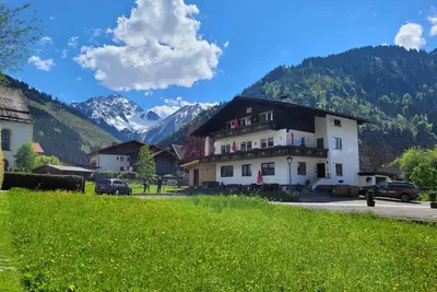 Image de Ferienwohnungen Haus Almrausch - Stärke der Berge