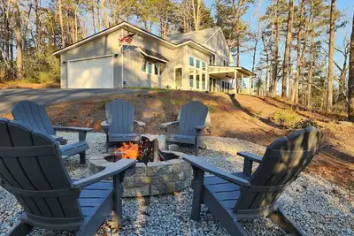 Image de Pet Friendly Scenic Mountain Retreat Hiking Firepit Wifi - Stargazer Hideaway