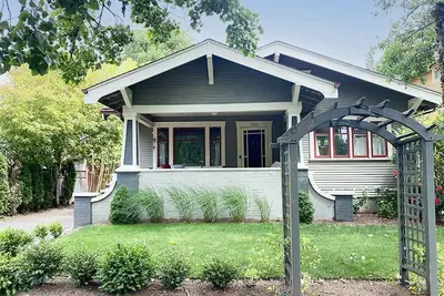 Image de Historic \"Verna\" in downtown Corvallis near Osu campus