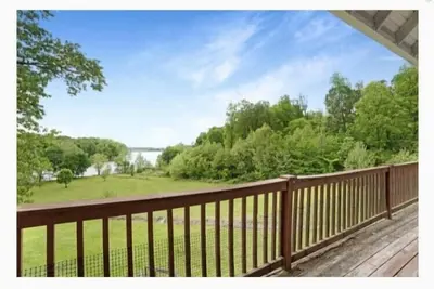 Image de Relaxing & spacious waterfront home on Barkley Lake with 5 Bedrooms and 4 Baths