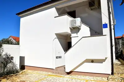 Image de Appartement de deux chambres avec la terrasse Vrsi - Mulo, Zadar (A-18849-b)