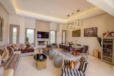 Image de Generously equipped villa.