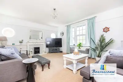 Image de Dingle Apartment by Bournecoast: Spacious Flat Near Sandy Beaches - Patio-Fm6336