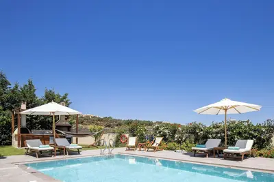 Image de Perfect location, private pool, hot tub and gym!