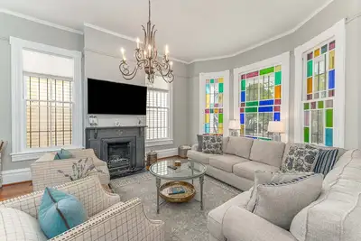 New Stunning Victorian on Gaston w/ Private Pool & Parking by Lucky Savannah