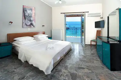 Image de 04 | Sea View - One Bedroom Apartment