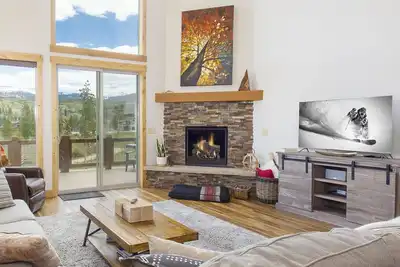 Image de Spacious retreat w/ hot tub & views