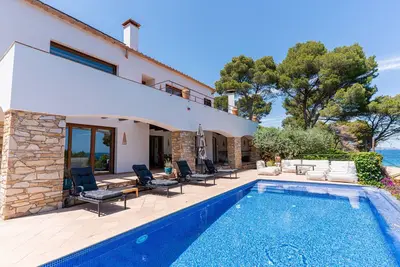 Image de La Isla, villa incroyable et confortable à distance de marche de la plage.