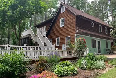 Image de Lakefront Cottages -Sleeps 17 Shared sandy beach and dock area