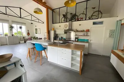 Image de L'Atelier, jolie maison récente style loft à la décoration soignée, à proximité du port, . . .