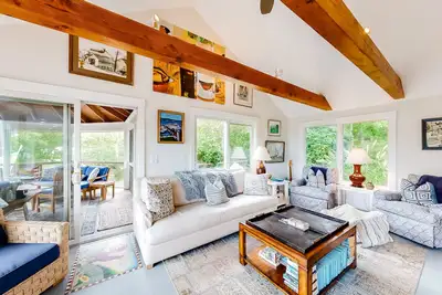 Image de Dog-friendly, secluded island gem with deck, hot tub, patio, & great views