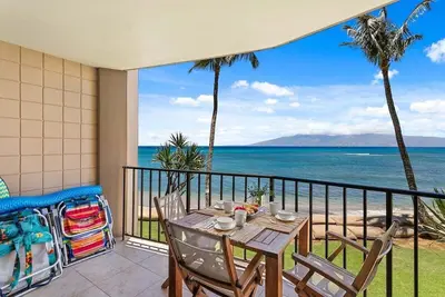 Image de Remodeled Maui OceanFront 2bd w Ocean Views Valley Isle 208