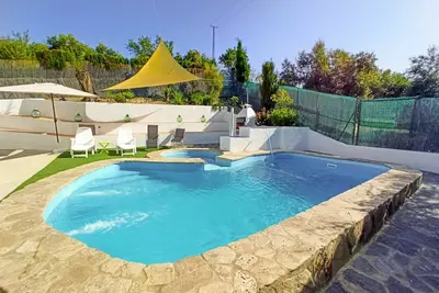 Image de Maison de vacances privée avec piscine privée, bain à remous, climatisation, Wifi, Tv, terrasse