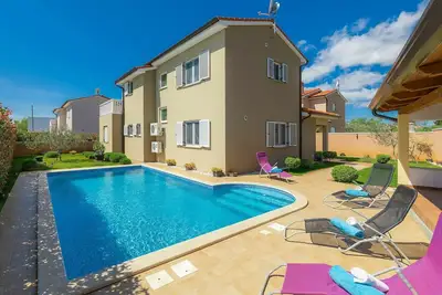 Image de Maison de vacances privée avec climatisation, piscine privée, Wifi, Tv, terrasse, parking