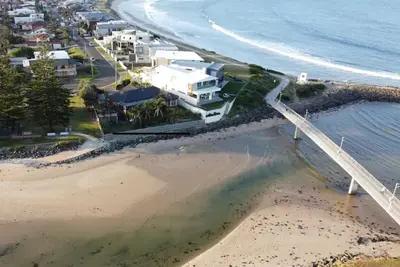 Image de 'Little Lake Lodge' - on Warilla Beach / Little Lake