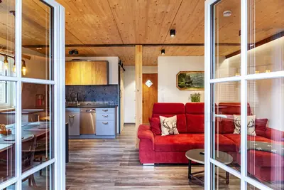 Image de Chalet Rauschn avec vue sur les montagnes avec bain à remous, sauna partagé, terrasse, balcon.