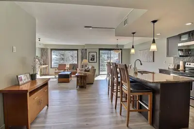 Image de Beautiful South Facing 2bd/2bth Condo with Hot Tub and Gorgeous Mountain Views!