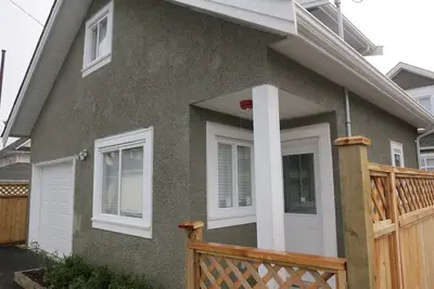 Image de Whole Carriage house (1 bedroom/1bathroom) close to Yvr and Marine Dr Skytrain Station