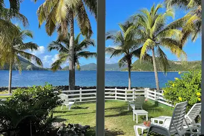 Image de Blue Lagoon, Cottage les pieds dans l'eau