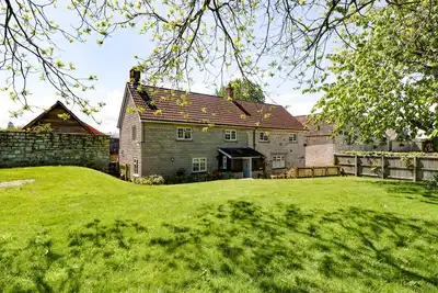 Image de The Stable House, pet friendly, with hot tub in Sherborne