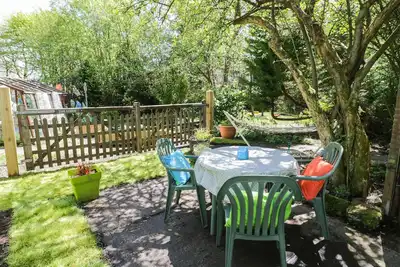 Image de Redwood Lodge, romantic, character holiday cottage in Brymbo
