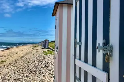 Image de Træhus ved Strand. Tv Free House