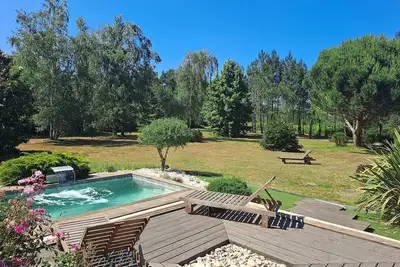 Image de Maison calme, climatisée en lisière de forêt, sur terrain clos de 5000 m²