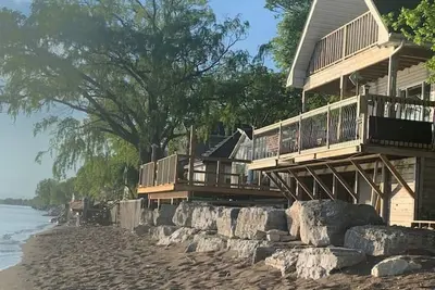 Image de On Point: Pelee Beach House