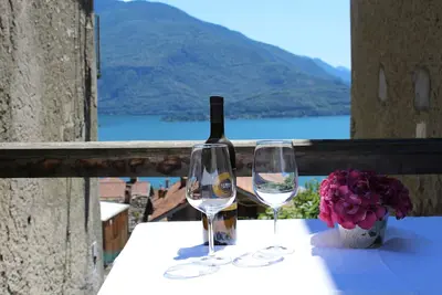 Image de 2 1/2-room vacation apartment in Vercana, quiet and inviting above Lake Como