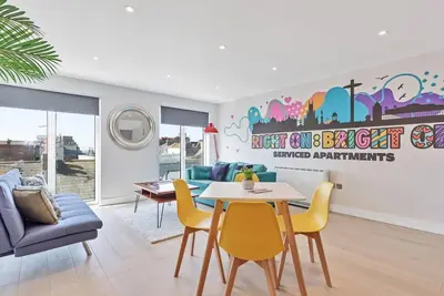 Image de Right On : Bright On Apartment 1c | By My Getaways