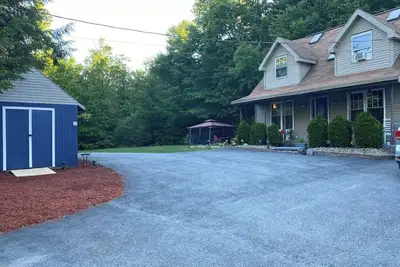 Image de Saratoga rental: 18 mins to track, with plenty of privacy, across from lake.